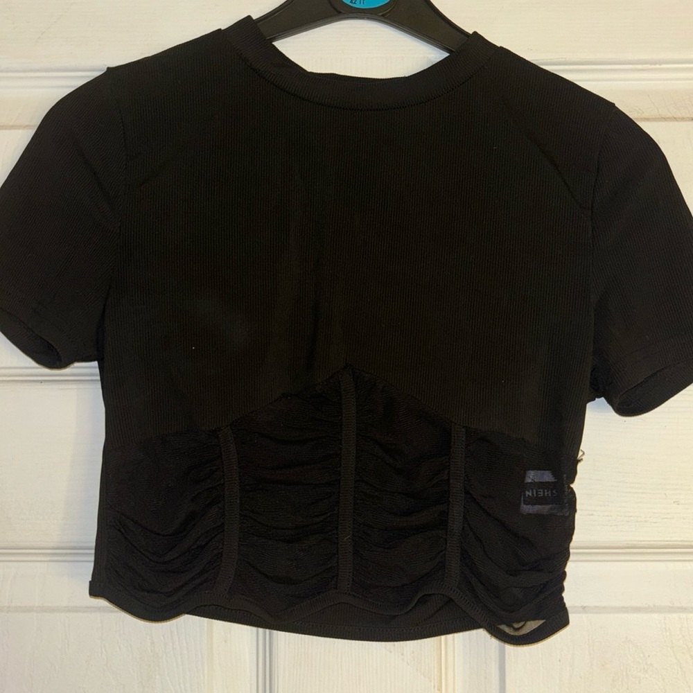 BLACK MESH CROP TOP